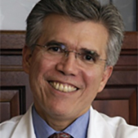 Dr. César Molina
